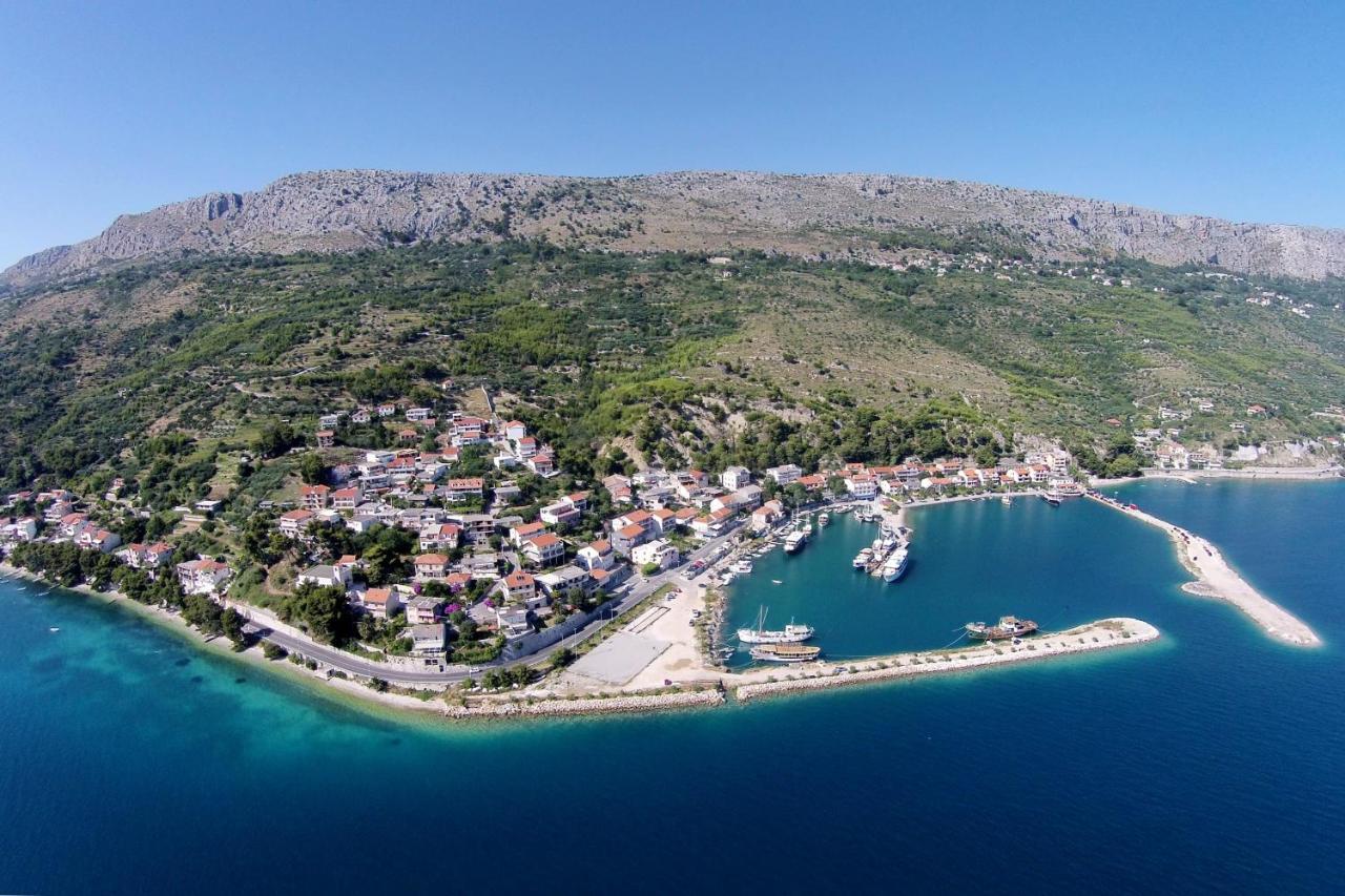 Apartments By The Sea Krilo Jesenice, Omis - 15145 Йесенице Екстериор снимка