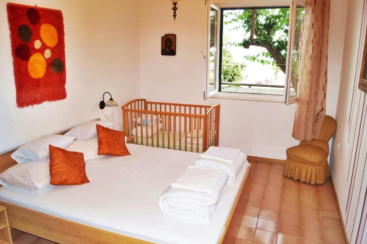 Apartments By The Sea Krilo Jesenice, Omis - 15145 Йесенице Екстериор снимка