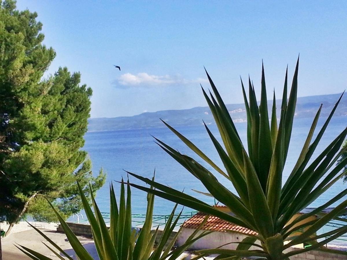 Apartments By The Sea Krilo Jesenice, Omis - 15145 Йесенице Екстериор снимка