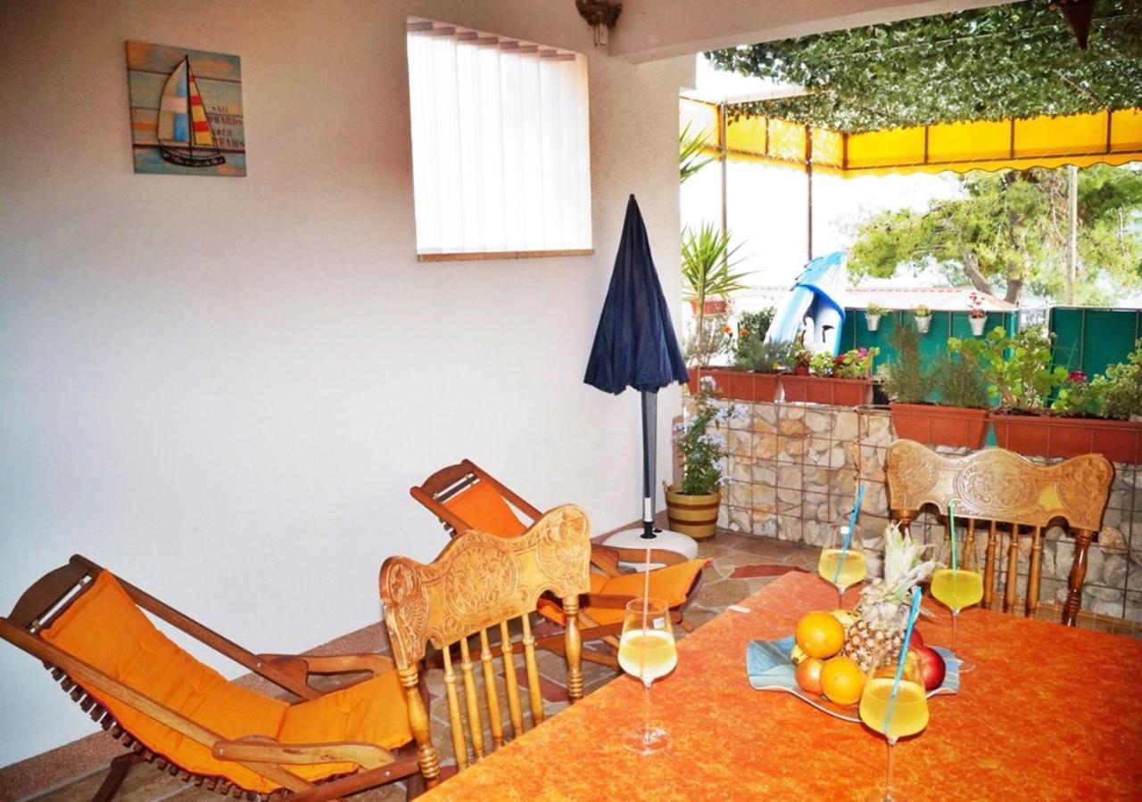 Apartments By The Sea Krilo Jesenice, Omis - 15145 Йесенице Екстериор снимка
