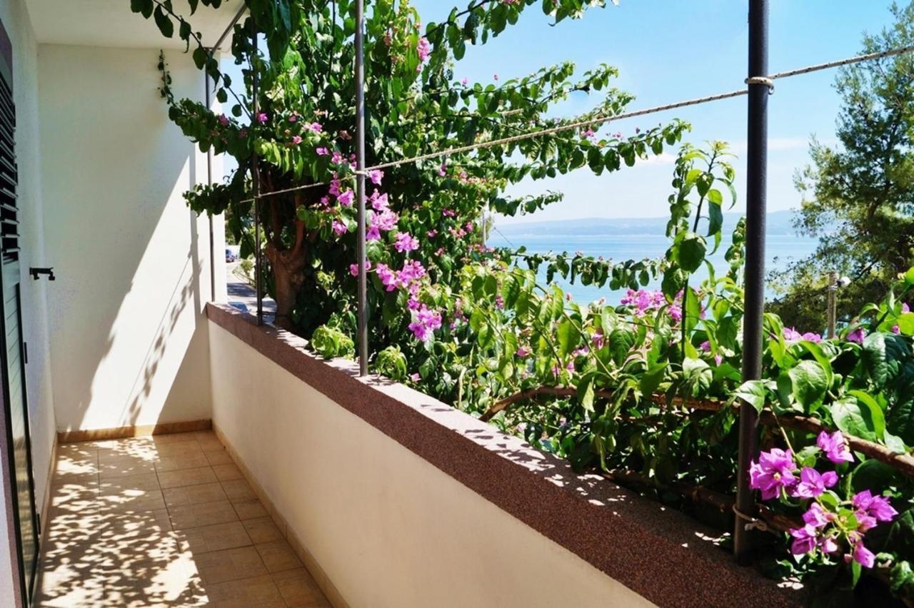 Apartments By The Sea Krilo Jesenice, Omis - 15145 Йесенице Екстериор снимка