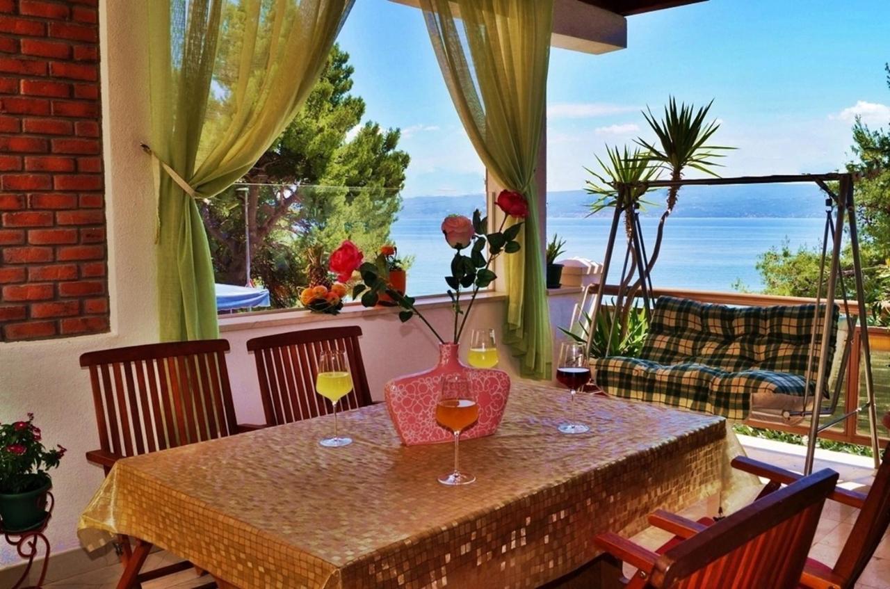 Apartments By The Sea Krilo Jesenice, Omis - 15145 Йесенице Екстериор снимка