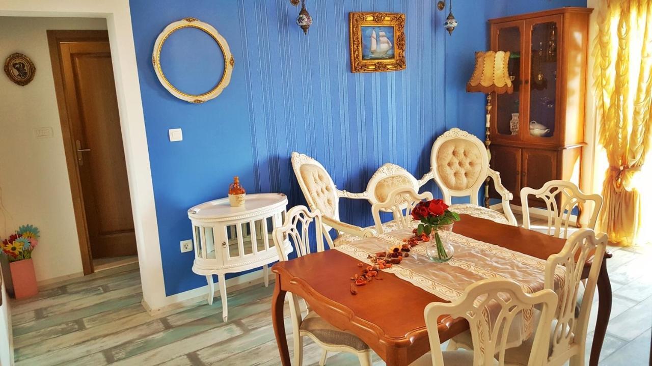 Apartments By The Sea Krilo Jesenice, Omis - 15145 Йесенице Екстериор снимка
