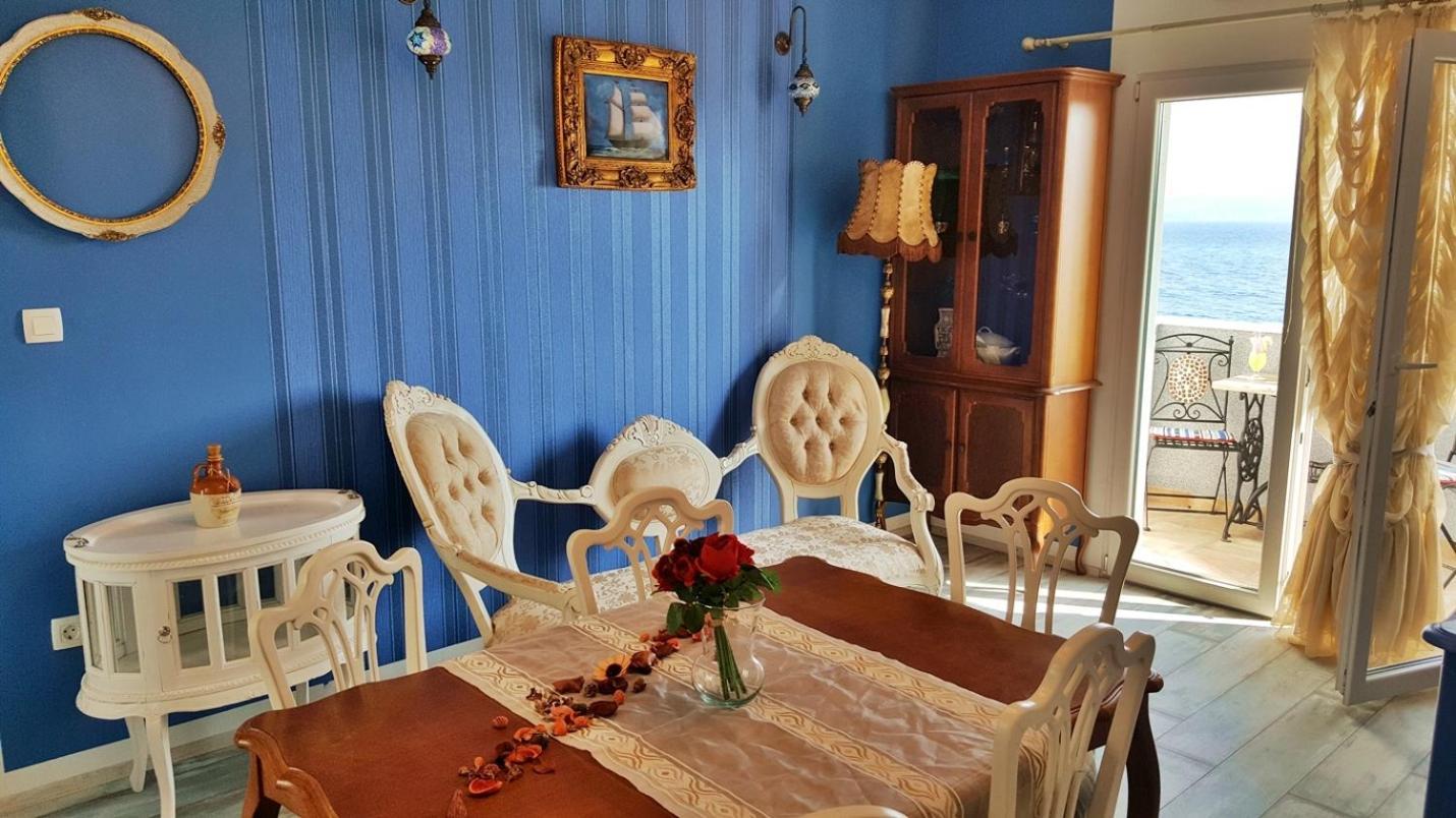 Apartments By The Sea Krilo Jesenice, Omis - 15145 Йесенице Стая снимка