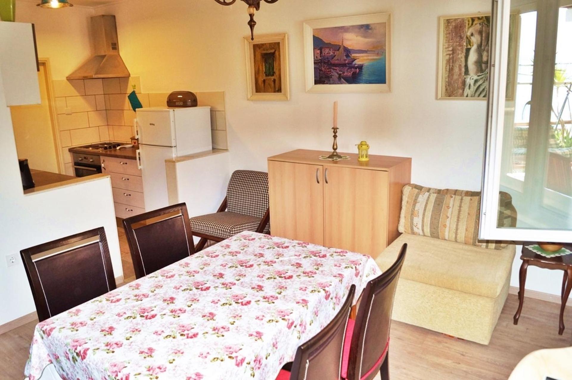 Apartments By The Sea Krilo Jesenice, Omis - 15145 Йесенице Стая снимка