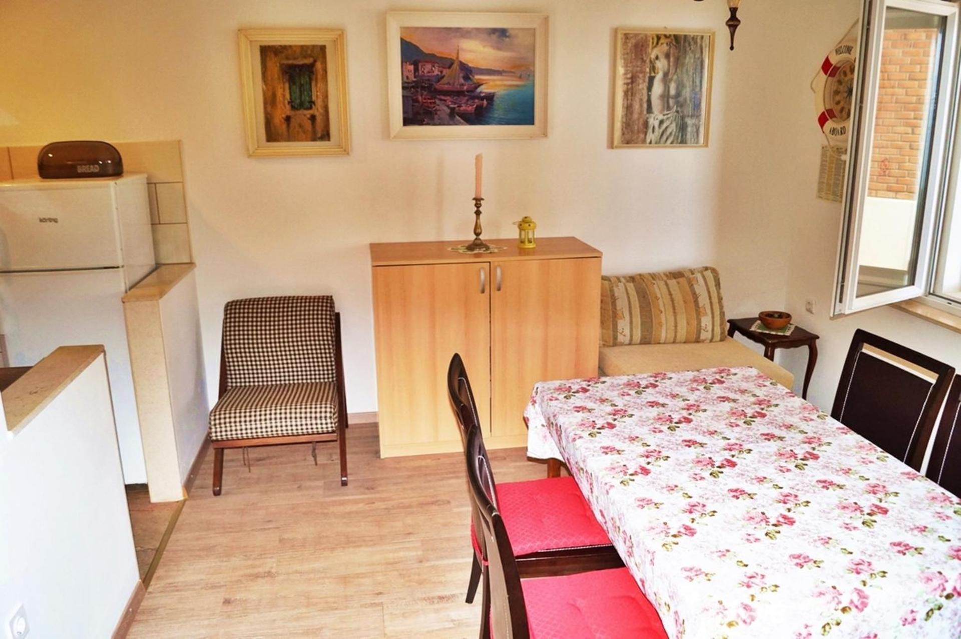 Apartments By The Sea Krilo Jesenice, Omis - 15145 Йесенице Стая снимка